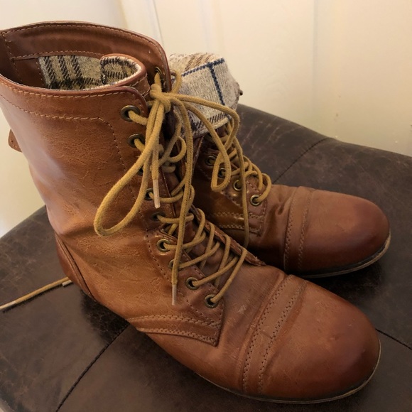 Steve Madden lace-up boots - Picture 3 of 4
